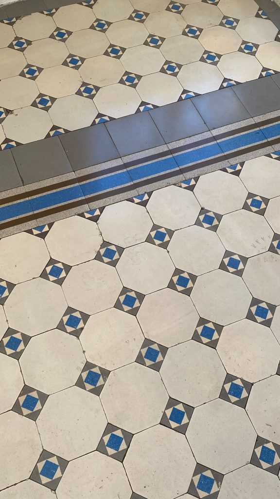 This image has an empty alt attribute; its file name is pexels-marina-leonova-9423038-1-576x1024.jpg